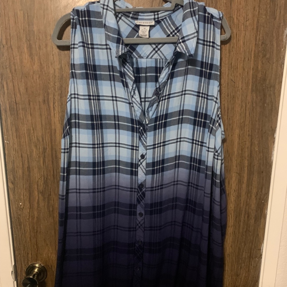 Catherine’s sleeveless plaid ombré top